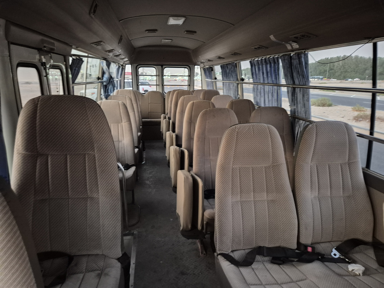 Toyota Coaster ... 30 places - climatisé - Minibuss, Persontransport: bild 5 Toyota Coaster ... 30 places - climatisé - Minibuss, Persontransport: bild 5