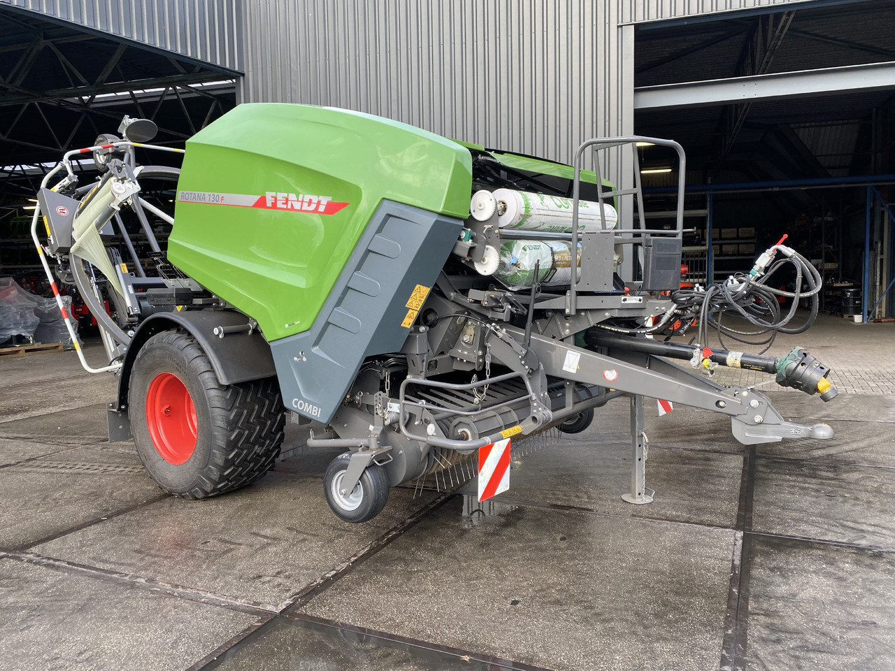 FENDT Rotana 130F Combi - Inplastar: bild 1 FENDT Rotana 130F Combi - Inplastar: bild 1