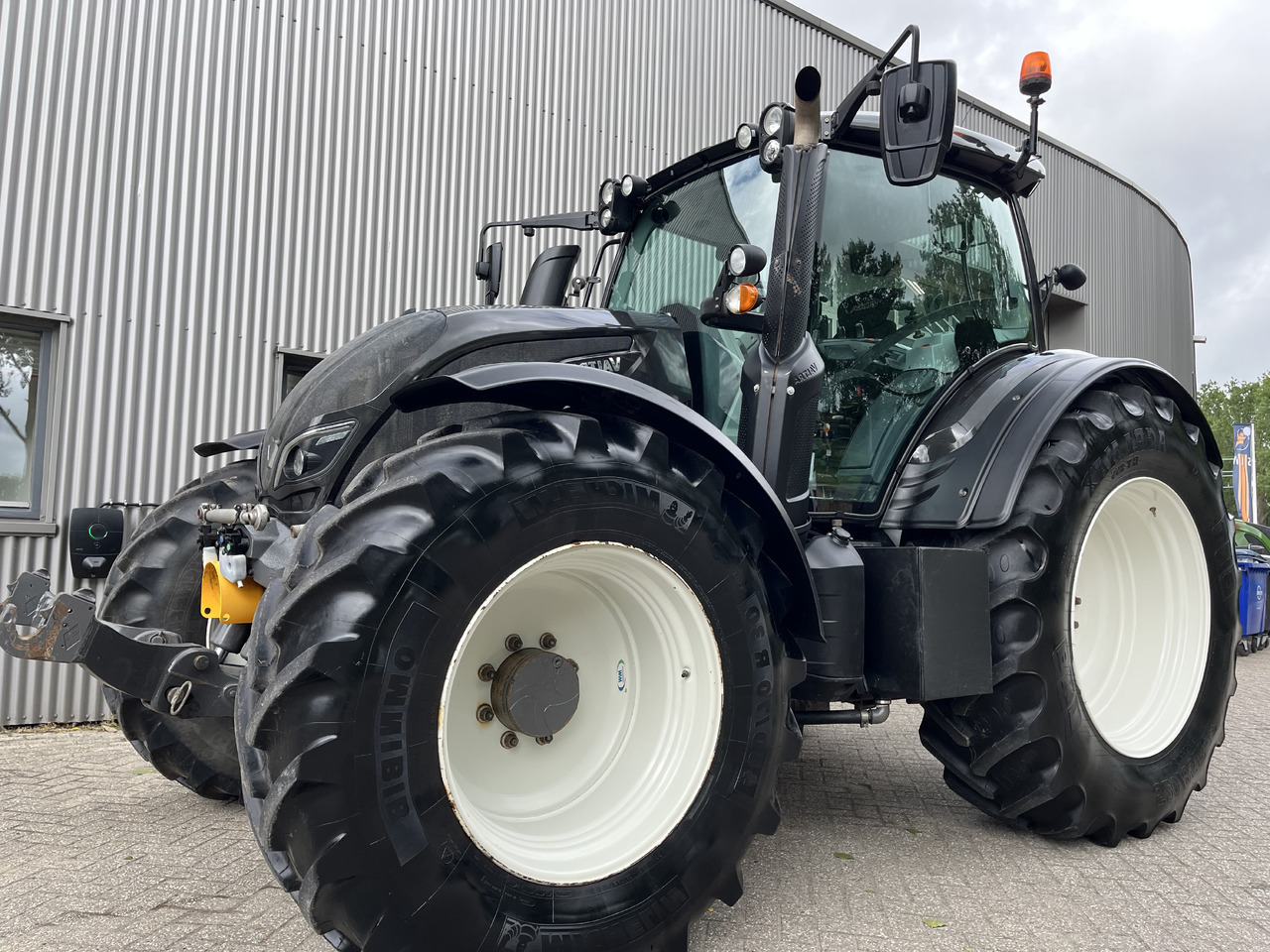 VALTRA N174 Active - Traktor: bild 1 VALTRA N174 Active - Traktor: bild 1