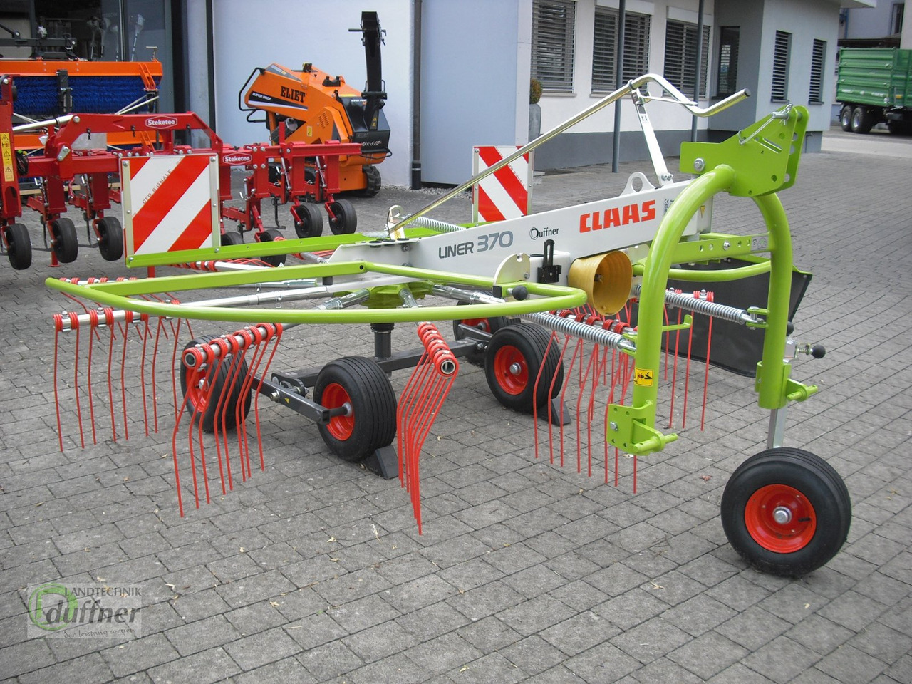CLAAS Liner 370 - Hövändare: bild 1 CLAAS Liner 370 - Hövändare: bild 1