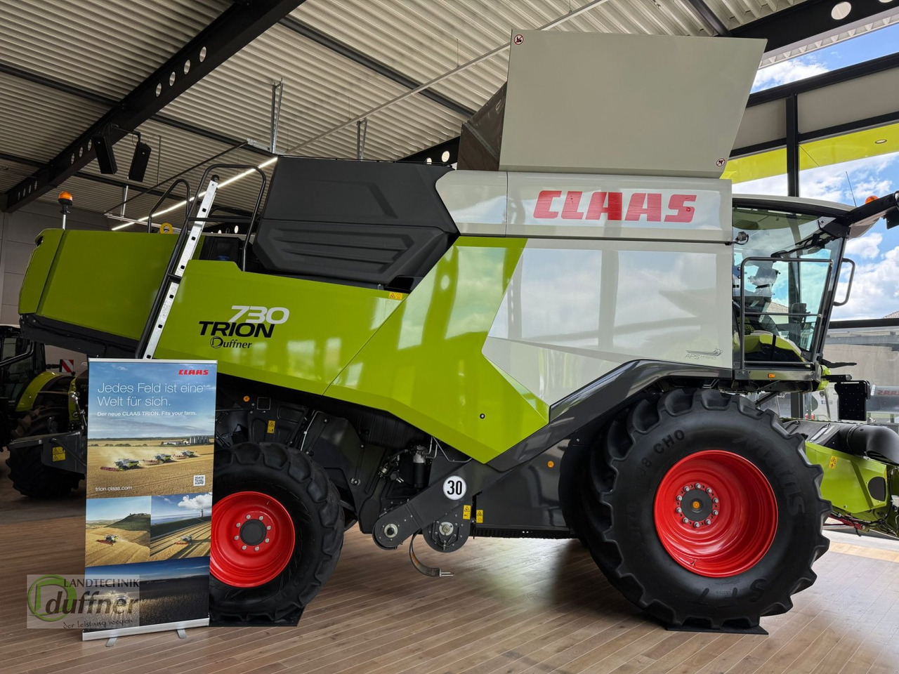 CLAAS Trion 730 - Skördetröska: bild 2 CLAAS Trion 730 - Skördetröska: bild 2