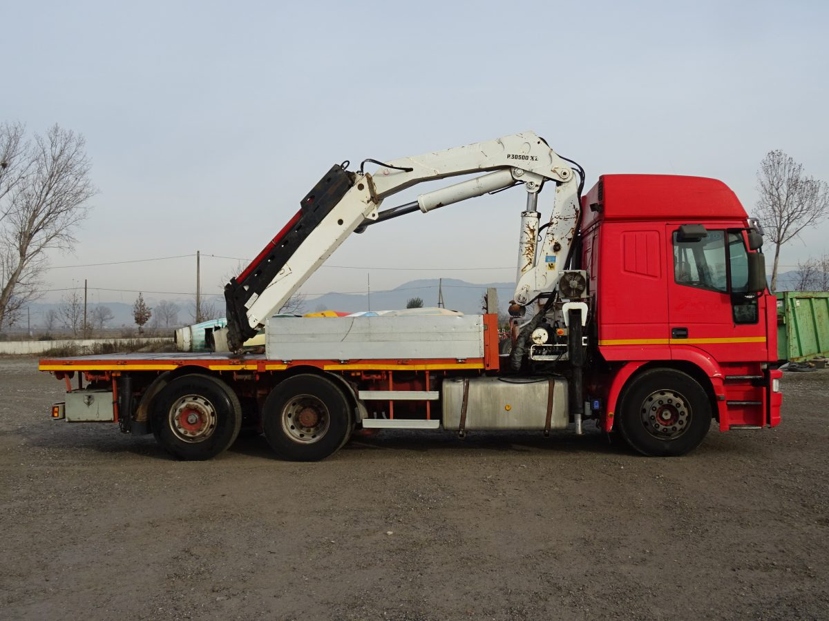 IVECO EUROSTAR 240E42 BONFIGLIOLI P30500XL - Flakbil, Kranbil: bild 4 IVECO EUROSTAR 240E42 BONFIGLIOLI P30500XL - Flakbil, Kranbil: bild 4