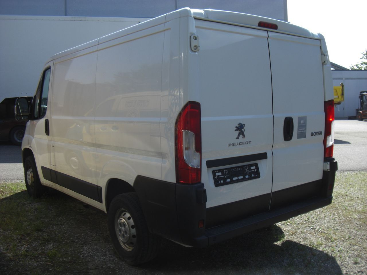 Peugeot BOXER 2,0 KURZ/NIEDRIG - Små skåpbil: bild 3 Peugeot BOXER 2,0 KURZ/NIEDRIG - Små skåpbil: bild 3