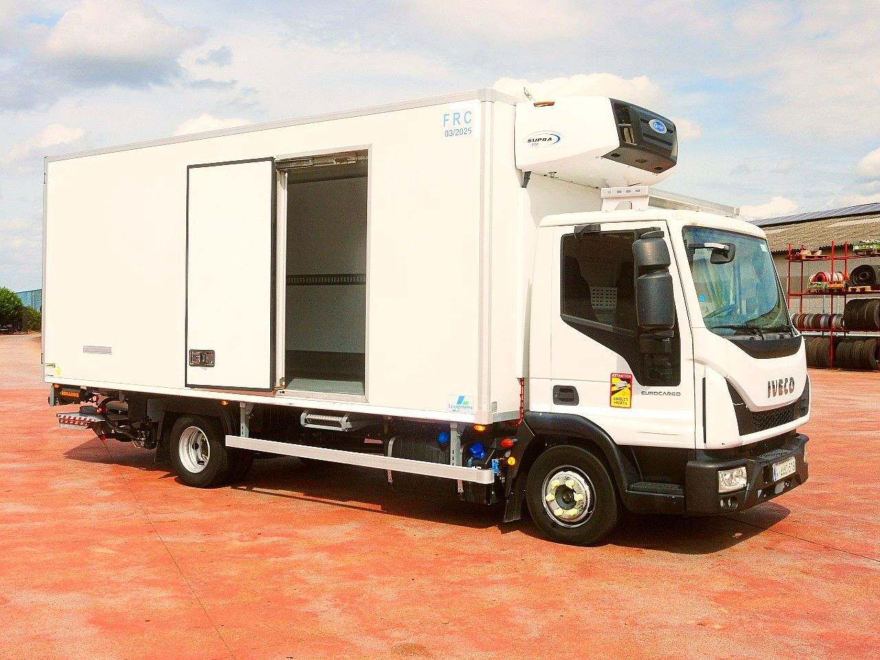 Iveco 100E19 KUHLKOFFER CARRIER SUPRA 550 luft fed A/C - Kylbil lastbil: bild 3 Iveco 100E19 KUHLKOFFER CARRIER SUPRA 550 luft fed A/C - Kylbil lastbil: bild 3