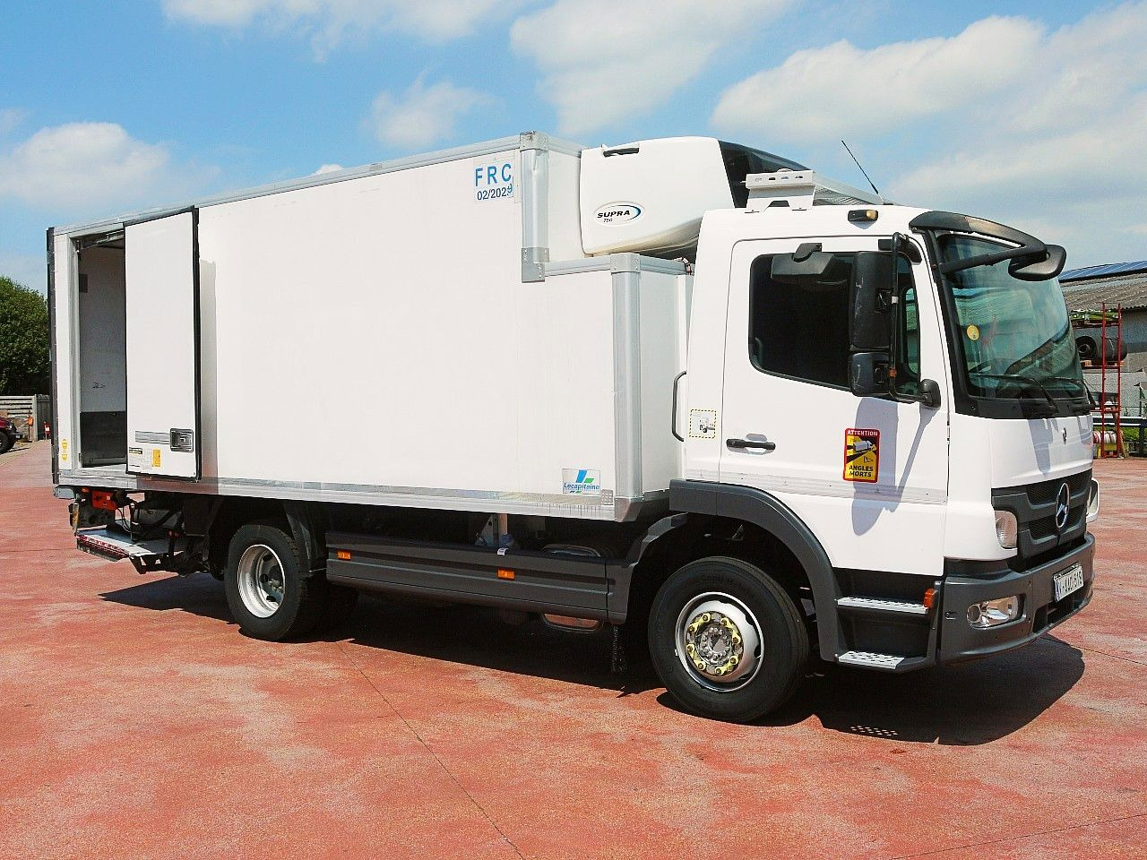 Mercedes-Benz 1218 ATEGO KUHLKOFFER CARRIER SUPRA 750 137tkm ! - Kylbil lastbil: bild 3 Mercedes-Benz 1218 ATEGO KUHLKOFFER CARRIER SUPRA 750 137tkm ! - Kylbil lastbil: bild 3