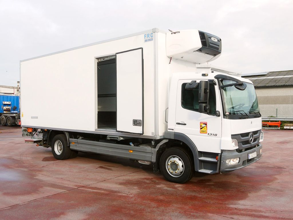 Mercedes-Benz 1318 ATEGO KUHLKOFFER CARRIER SUPRA 750 LBW - Kylbil lastbil: bild 3 Mercedes-Benz 1318 ATEGO KUHLKOFFER CARRIER SUPRA 750 LBW - Kylbil lastbil: bild 3