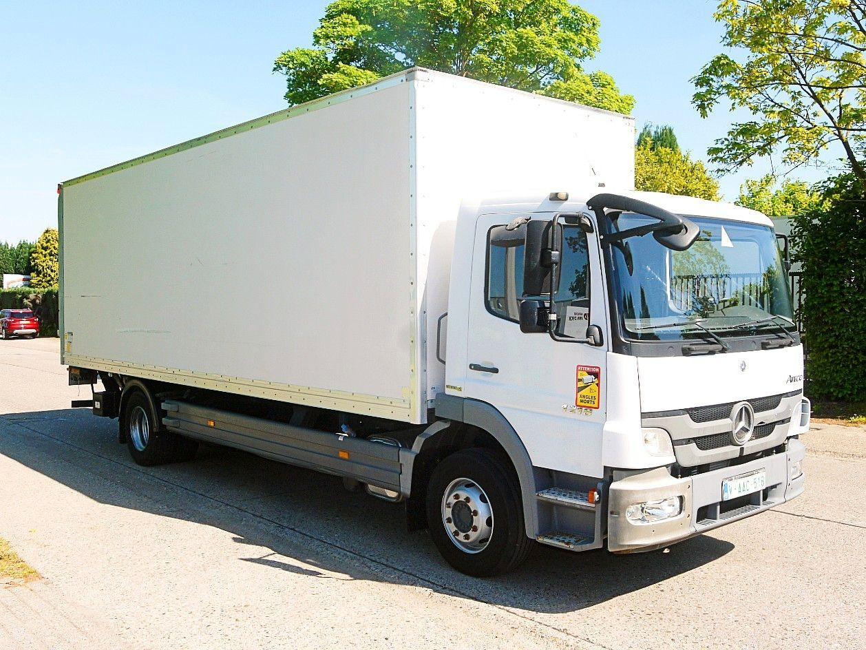 Mercedes-Benz 1318 ATEGO MEUBEL KOFFER LBW MANUAL LUFTFEDERNG - Lastbil med skåp: bild 3 Mercedes-Benz 1318 ATEGO MEUBEL KOFFER LBW MANUAL LUFTFEDERNG - Lastbil med skåp: bild 3