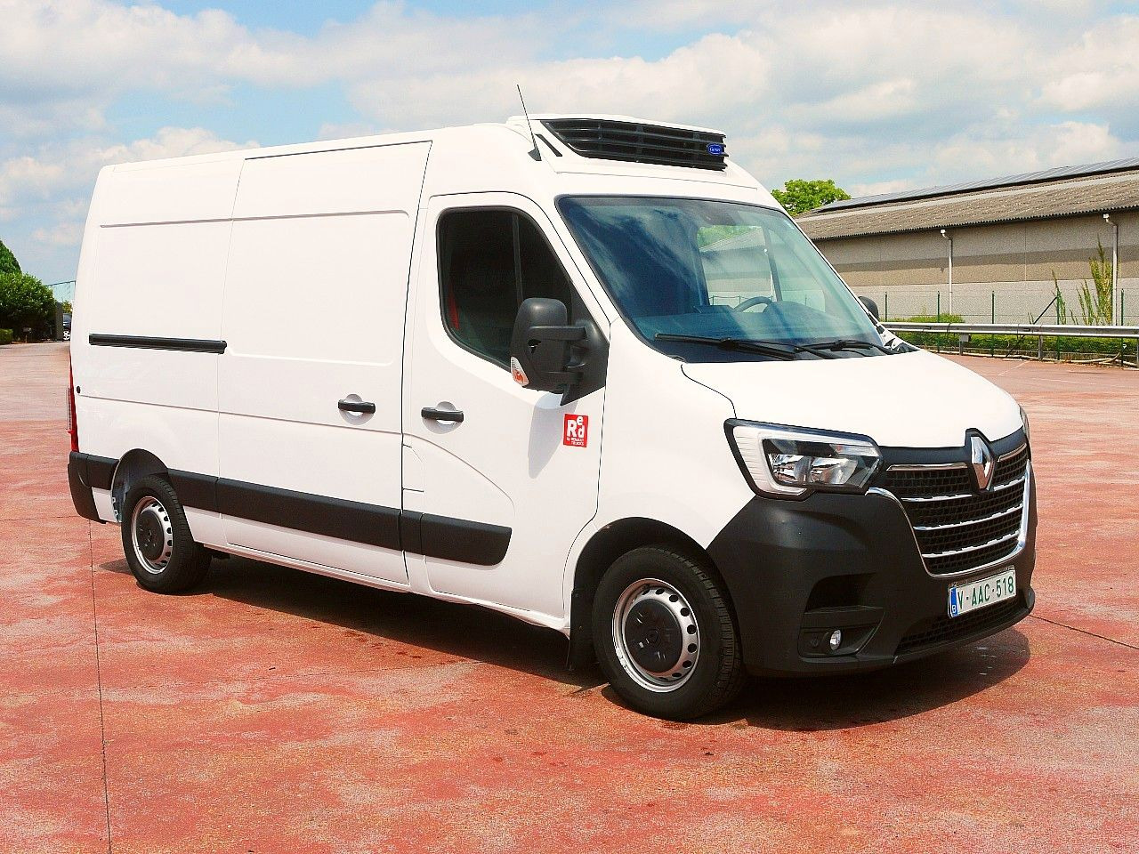 Renault MASTER KUHLKASTENWAGEN CARRIER XARIOS 350 -29c - Kylbil: bild 2 Renault MASTER KUHLKASTENWAGEN CARRIER XARIOS 350 -29c - Kylbil: bild 2