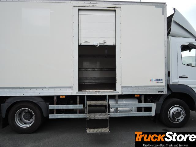 Mercedes-Benz Atego 1218 L - Lastbil med skåp: bild 2 Mercedes-Benz Atego 1218 L - Lastbil med skåp: bild 2