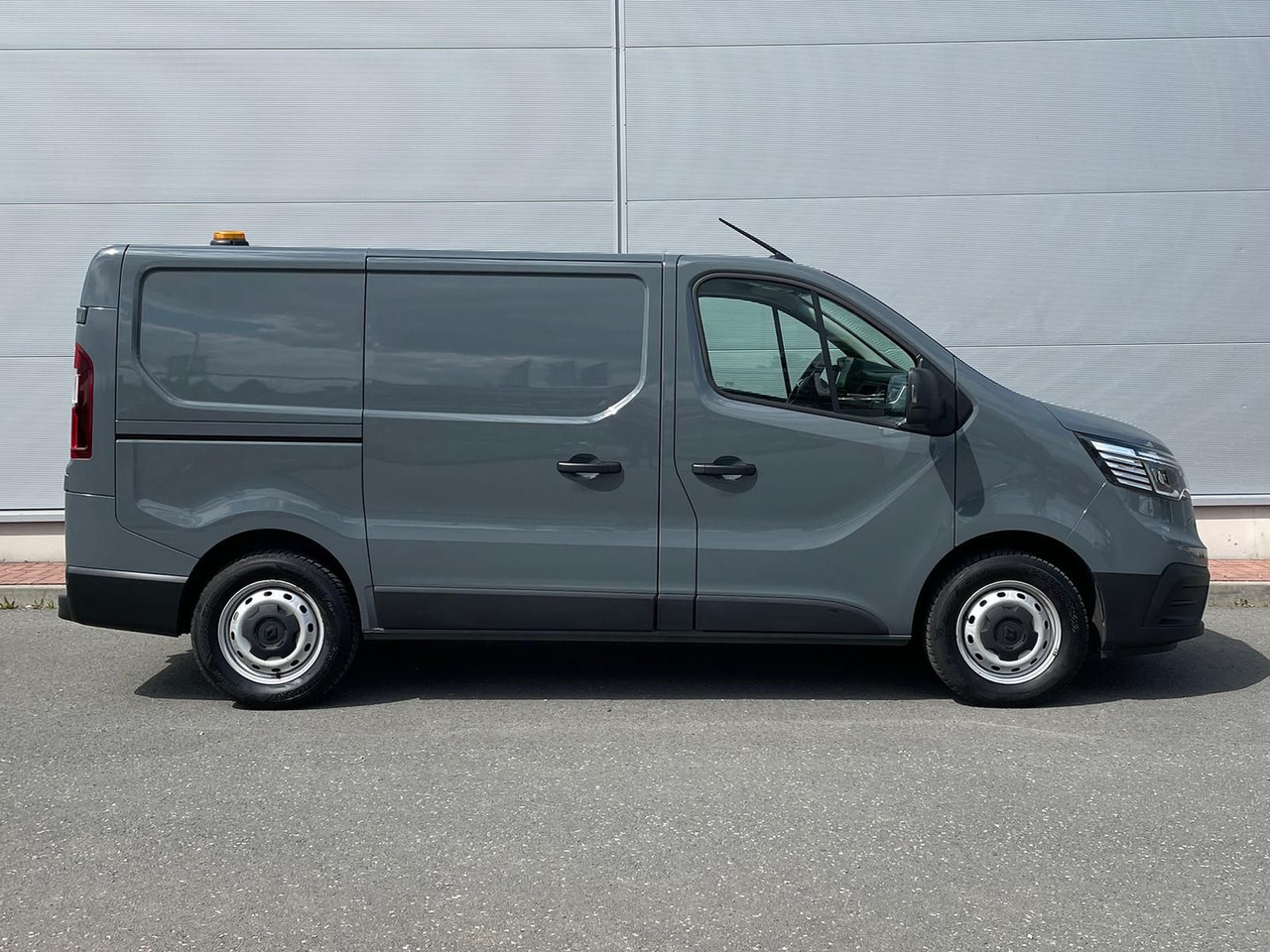 Renault Trafic Kasten RED EDITION L1H1 AHK LED DAB MFL - Skåpbil: bild 5 Renault Trafic Kasten RED EDITION L1H1 AHK LED DAB MFL - Skåpbil: bild 5
