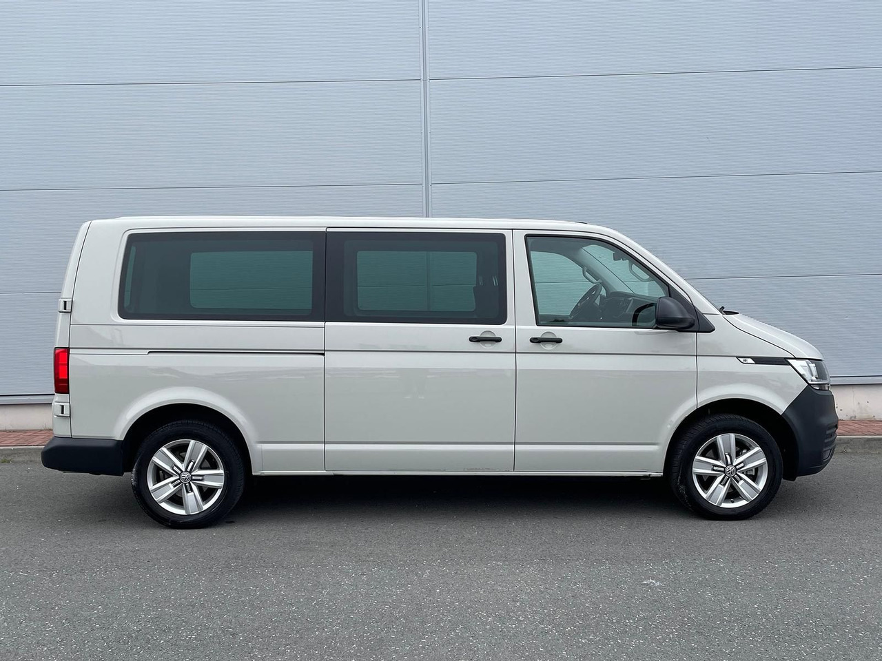 Volkswagen T6.1 Transporter 2.0 TDI lang 4MOTION SITZHZ NAV - Personbil: bild 5 Volkswagen T6.1 Transporter 2.0 TDI lang 4MOTION SITZHZ NAV - Personbil: bild 5