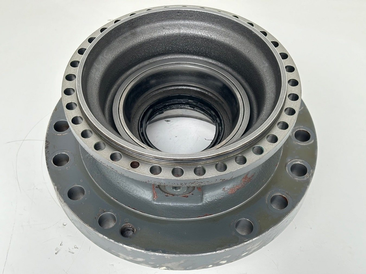 Liebherr Abtriebswellengehäuse ID-Nr.90018934. A924 HL, A924, LH30 C, LH30 M, LH35 M, LH35 MT, R922. #ABTR.GEH.0767#0764# - Svängmotor för Byggmaskiner: bild 2 Liebherr Abtriebswellengehäuse ID-Nr.90018934. A924 HL, A924, LH30 C, LH30 M, LH35 M, LH35 MT, R922. #ABTR.GEH.0767#0764# - Svängmotor för Byggmaskiner: bild 2