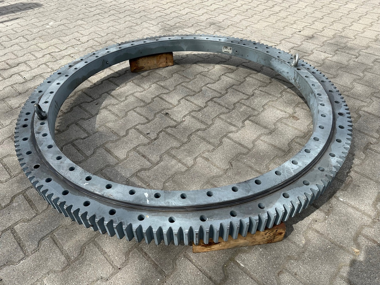 Liebherr Drehkranz - Kugeldrehverbindung Typ:KUD75 VA 007. ID-Nr.982860001. #10014# - Svängkrans för Byggmaskiner: bild 1 Liebherr Drehkranz - Kugeldrehverbindung Typ:KUD75 VA 007. ID-Nr.982860001. #10014# - Svängkrans för Byggmaskiner: bild 1