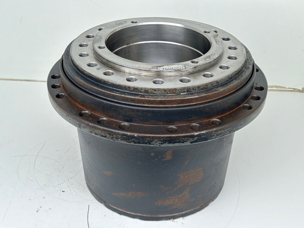 Liebherr Fahrantrieb FAT355P076. ID-Nr.969455101 - ID-Nr.969524001 - ID-Nr.90022900. LO1916, LOS916, R906, R916, R922, R924. #969455101.1647# - Slutdrev för Byggmaskiner: bild 1 Liebherr Fahrantrieb FAT355P076. ID-Nr.969455101 - ID-Nr.969524001 - ID-Nr.90022900. LO1916, LOS916, R906, R916, R922, R924. #969455101.1647# - Slutdrev för Byggmaskiner: bild 1