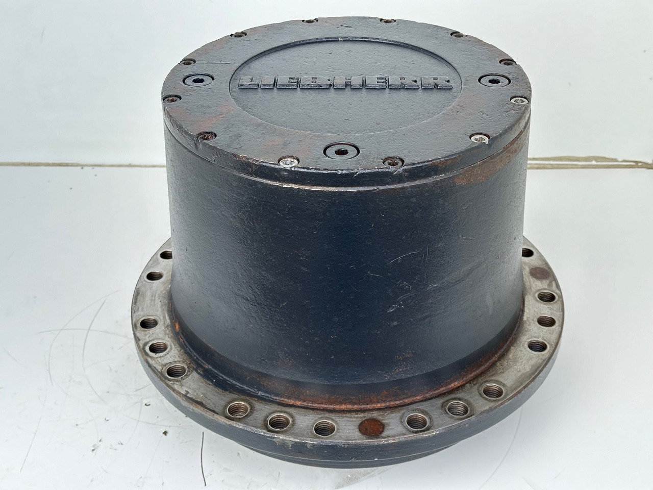Liebherr Fahrantrieb FAT355P076. ID-Nr.969455101 - ID-Nr.969524001 - ID-Nr.90022900. LO1916, LOS916, R906, R916, R922, R924. #969455101.1649# - Slutdrev för Byggmaskiner: bild 4 Liebherr Fahrantrieb FAT355P076. ID-Nr.969455101 - ID-Nr.969524001 - ID-Nr.90022900. LO1916, LOS916, R906, R916, R922, R924. #969455101.1649# - Slutdrev för Byggmaskiner: bild 4