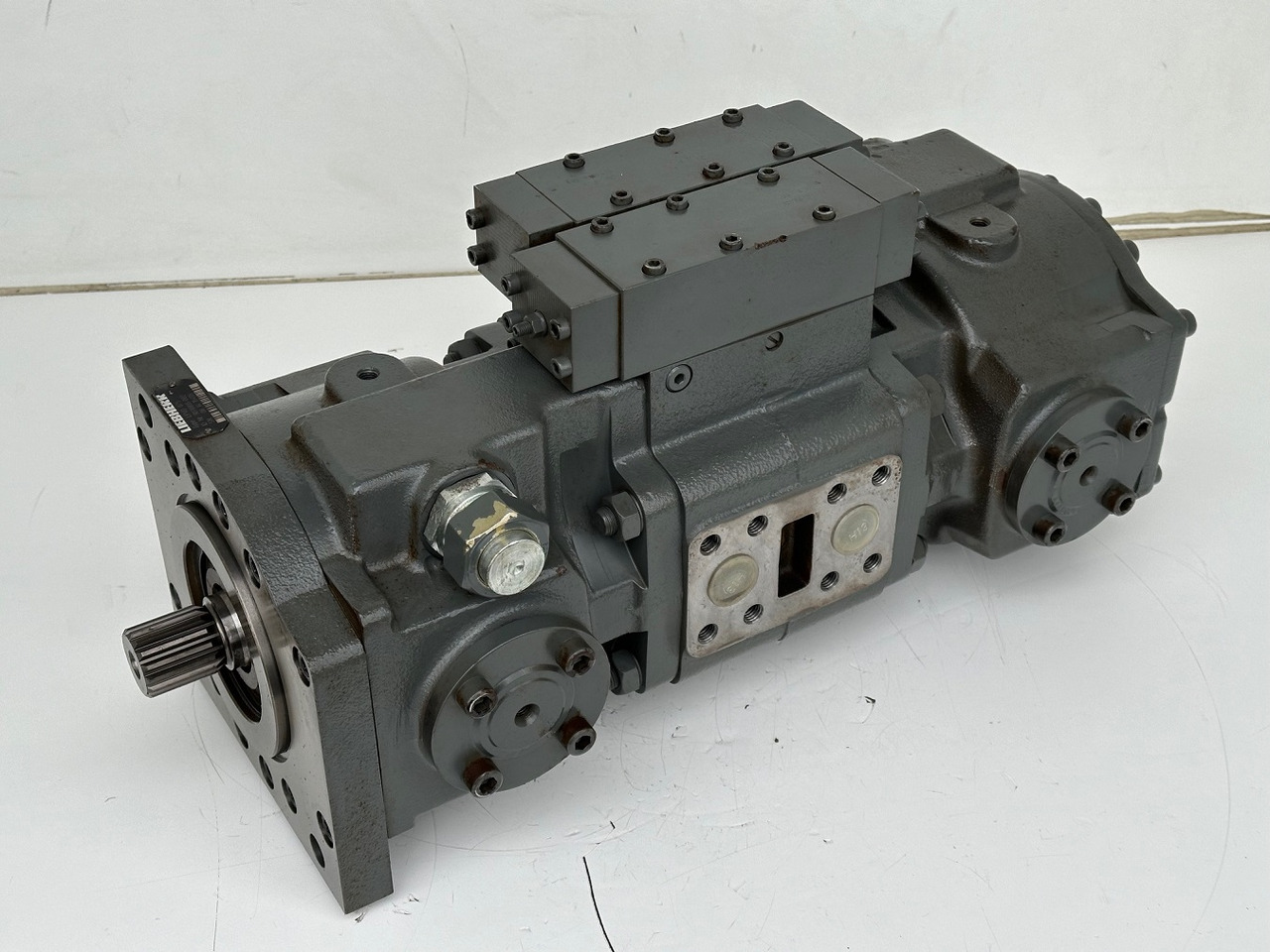 Liebherr Hydraulikdoppelpumpe Typ:LPVD 075. ID-Nr.9076806 - ID-Nr.9279749 - ID-Nr.9880487 - ID-Nr.9073988. A902 IND - A904 IND. #9076806.15495# - Hydraulpump för Byggmaskiner: bild 2 Liebherr Hydraulikdoppelpumpe Typ:LPVD 075. ID-Nr.9076806 - ID-Nr.9279749 - ID-Nr.9880487 - ID-Nr.9073988. A902 IND - A904 IND. #9076806.15495# - Hydraulpump för Byggmaskiner: bild 2