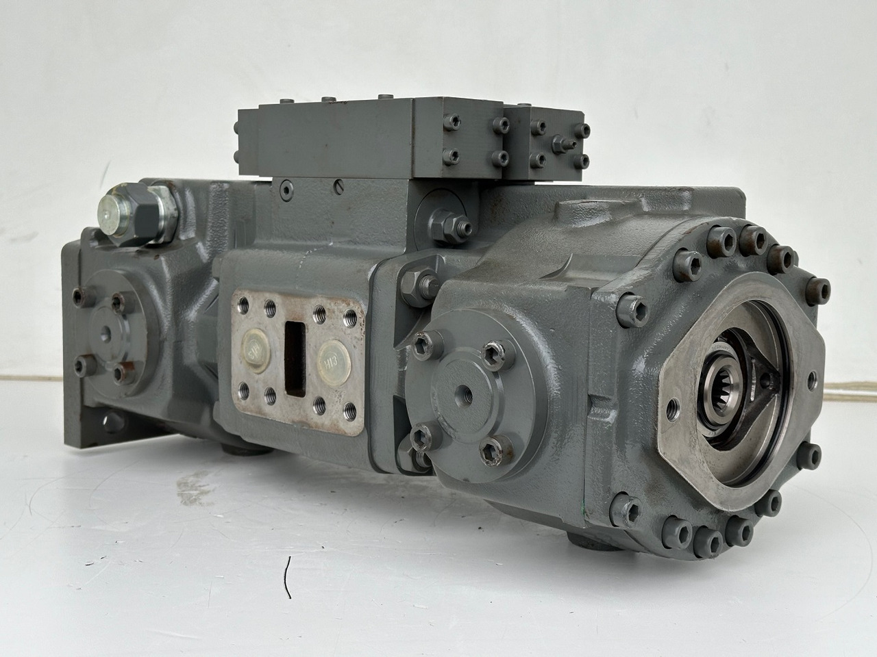Liebherr Hydraulikdoppelpumpe Typ:LPVD 075. ID-Nr.9076806 - ID-Nr.9279749 - ID-Nr.9880487 - ID-Nr.9073988. A902 IND - A904 IND. #9076806.15495# - Hydraulpump för Byggmaskiner: bild 5 Liebherr Hydraulikdoppelpumpe Typ:LPVD 075. ID-Nr.9076806 - ID-Nr.9279749 - ID-Nr.9880487 - ID-Nr.9073988. A902 IND - A904 IND. #9076806.15495# - Hydraulpump för Byggmaskiner: bild 5