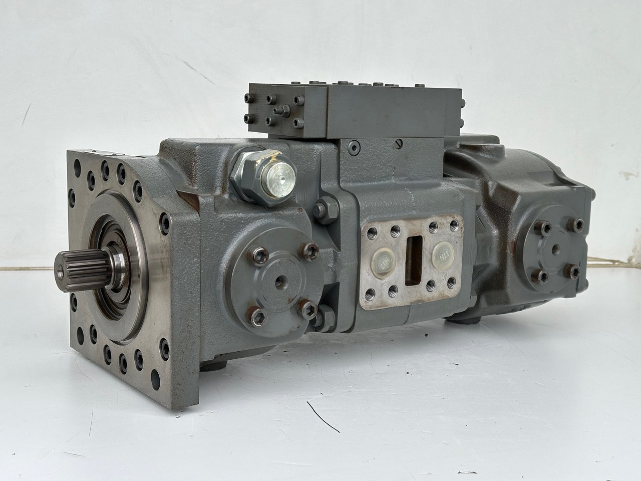 Liebherr Hydraulikdoppelpumpe Typ:LPVD 075. ID-Nr.9076806 - ID-Nr.9279749 - ID-Nr.9880487 - ID-Nr.9073988. A902 IND - A904 IND. #9076806.15495# - Hydraulpump för Byggmaskiner: bild 1 Liebherr Hydraulikdoppelpumpe Typ:LPVD 075. ID-Nr.9076806 - ID-Nr.9279749 - ID-Nr.9880487 - ID-Nr.9073988. A902 IND - A904 IND. #9076806.15495# - Hydraulpump för Byggmaskiner: bild 1