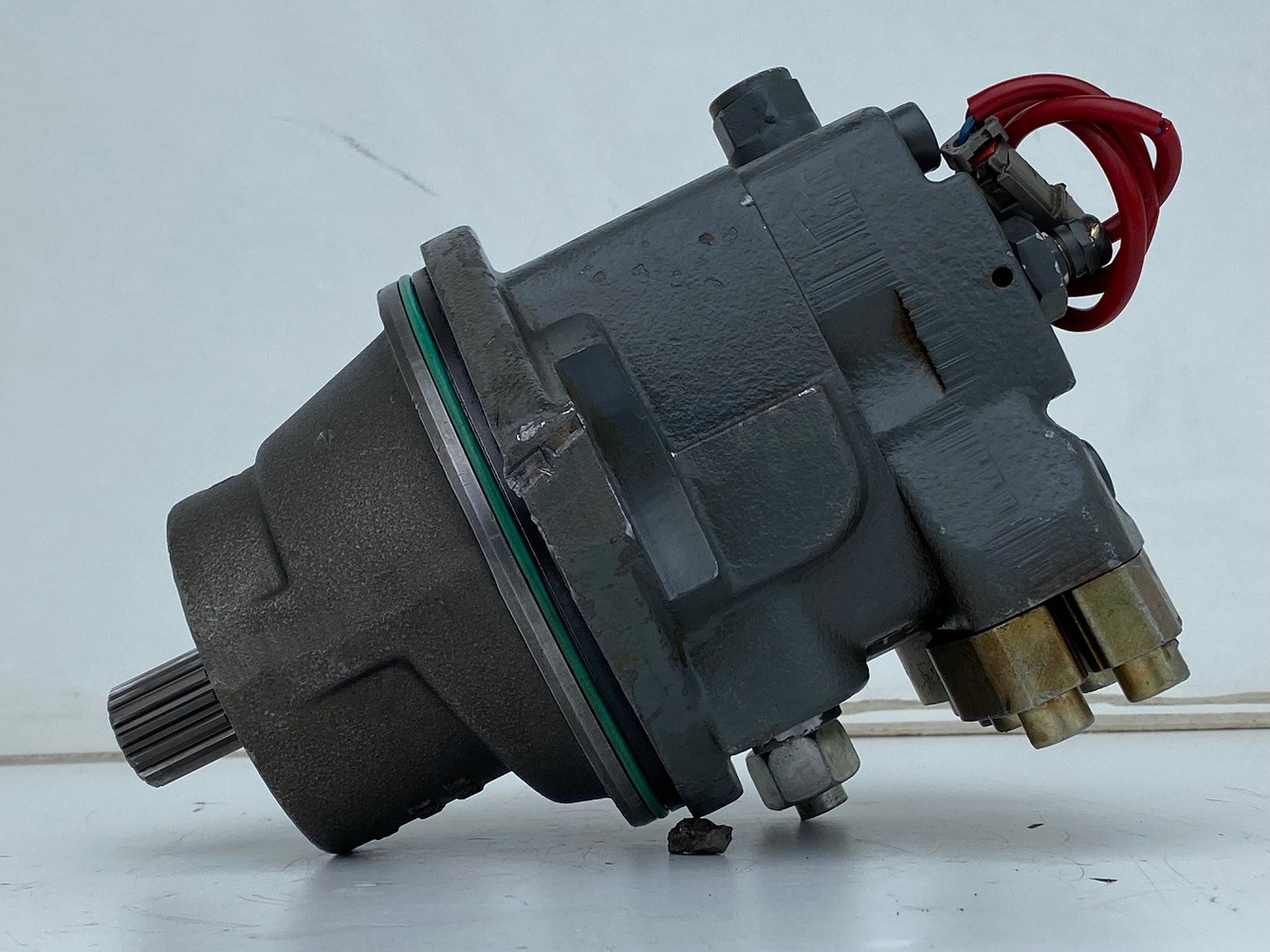 Liebherr Hydraulikeinbaumotor FMF045, ID-Nr.10132702. A924, LH30C, LH30M, LH35M, LH35MT, LH40C, LH40CP, LH40M, LH40MP, LH50CHR, LH50M, LH50MHR, LH50MT. #33179# - Hydraulmotor för Grävmaskin på däck: bild 2 Liebherr Hydraulikeinbaumotor FMF045, ID-Nr.10132702. A924, LH30C, LH30M, LH35M, LH35MT, LH40C, LH40CP, LH40M, LH40MP, LH50CHR, LH50M, LH50MHR, LH50MT. #33179# - Hydraulmotor för Grävmaskin på däck: bild 2