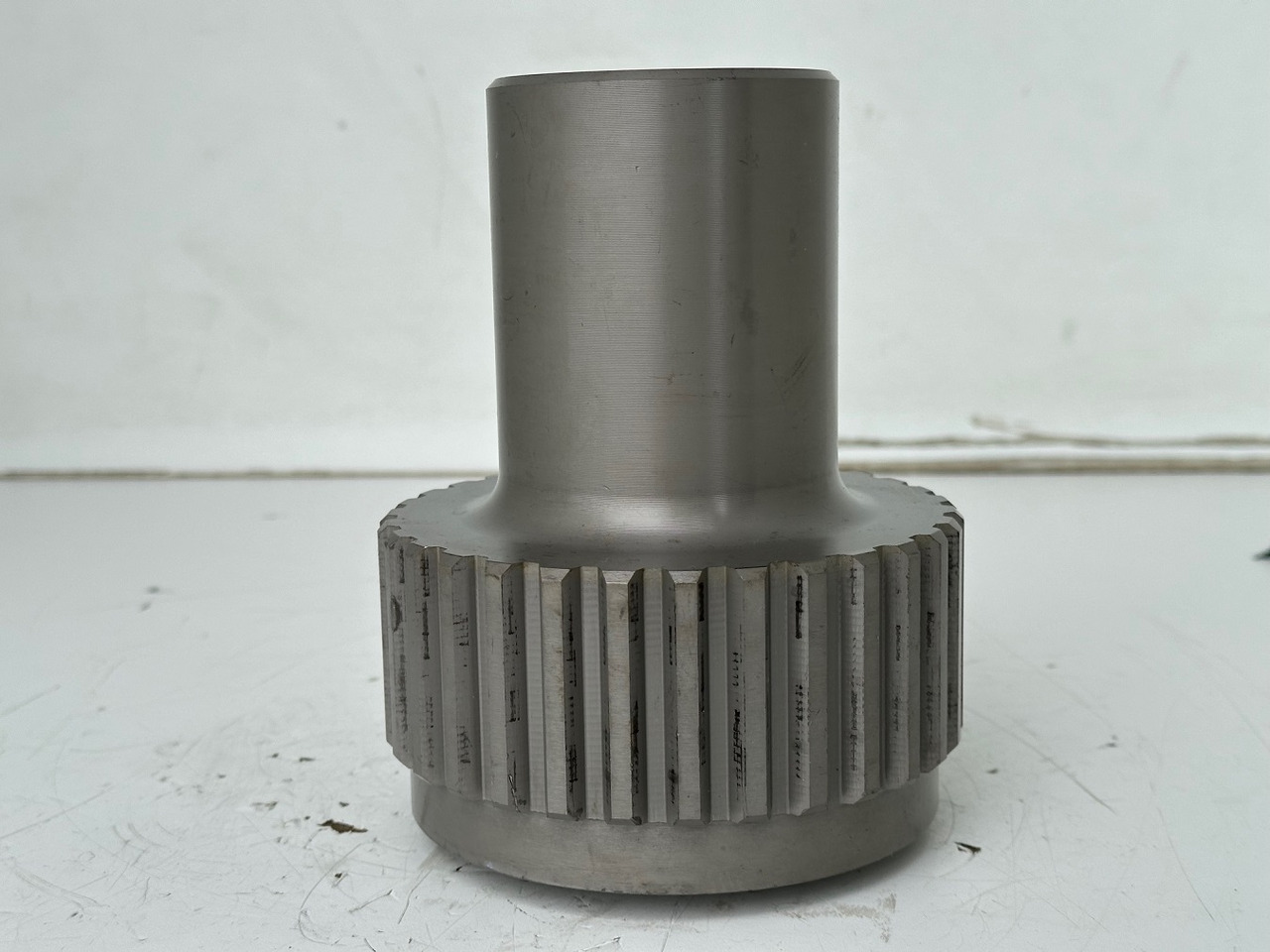 Liebherr Lamellenträger ID-Nr.90218052. FAT500F522, FAT500F528, FAT500F529, FAT500F559. PR73605, PR7363, PR7364. #90218052.01# - Slutdrev för Byggmaskiner: bild 1 Liebherr Lamellenträger ID-Nr.90218052. FAT500F522, FAT500F528, FAT500F529, FAT500F559. PR73605, PR7363, PR7364. #90218052.01# - Slutdrev för Byggmaskiner: bild 1