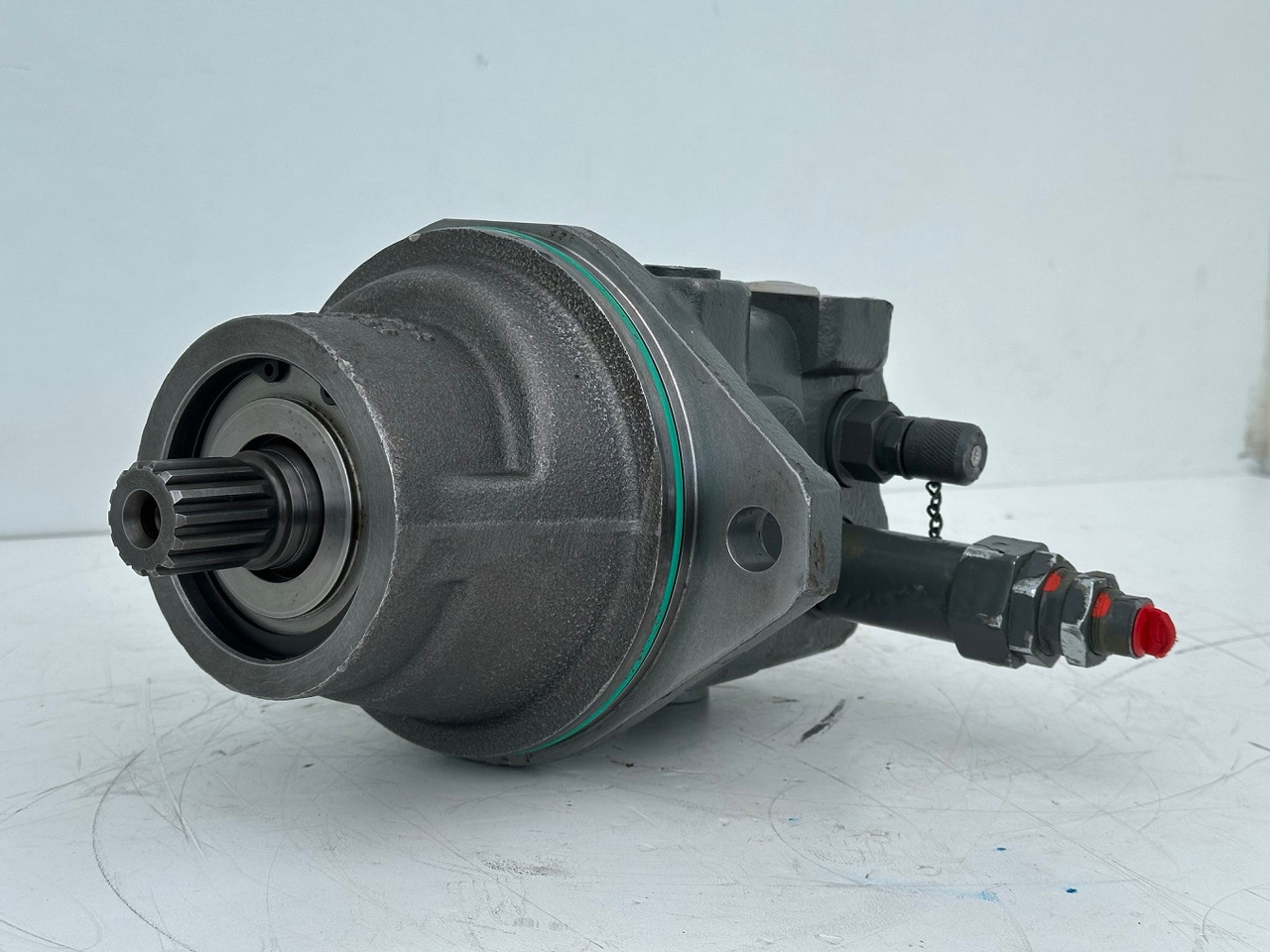 Liebherr Original Hydraulikeinbaumotor FMF045. ID-Nr.12464105. SAT250/287. LH18M, LH22C, LH22M, LH24M, LH26EC, LH26EM, LH26M. #12464105.0854# - Svängmotor för Byggmaskiner: bild 2 Liebherr Original Hydraulikeinbaumotor FMF045. ID-Nr.12464105. SAT250/287. LH18M, LH22C, LH22M, LH24M, LH26EC, LH26EM, LH26M. #12464105.0854# - Svängmotor för Byggmaskiner: bild 2
