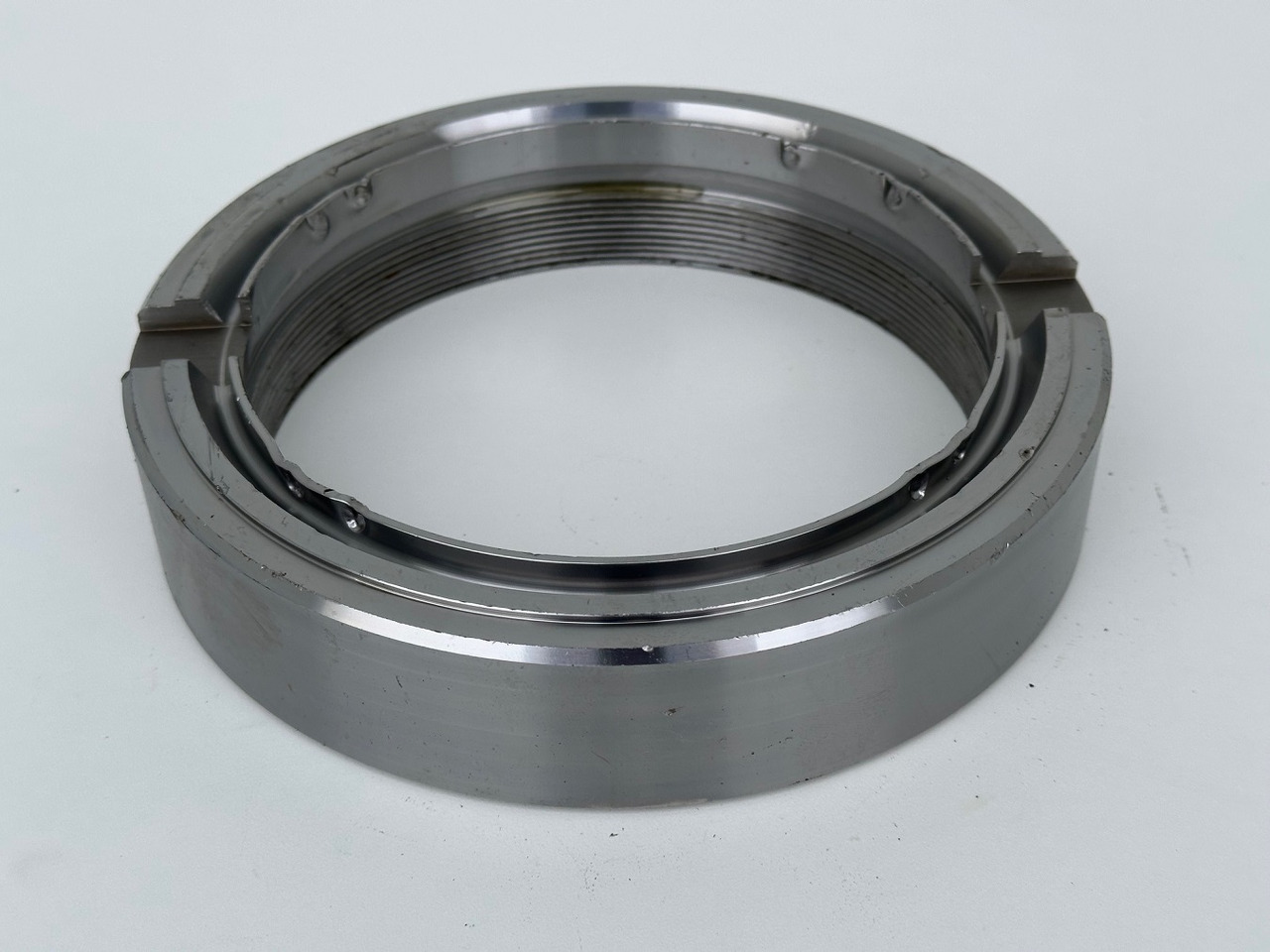 Liebherr Original Nutmutter ID-Nr.9443117 - ID-Nr.944311703. LH110,A974,LOS974,P974,P976,R974,R976,R980,P994,P995,R944,R995. #944311703.30.12.02# - Svängmotor för Byggmaskiner: bild 2 Liebherr Original Nutmutter ID-Nr.9443117 - ID-Nr.944311703. LH110,A974,LOS974,P974,P976,R974,R976,R980,P994,P995,R944,R995. #944311703.30.12.02# - Svängmotor för Byggmaskiner: bild 2