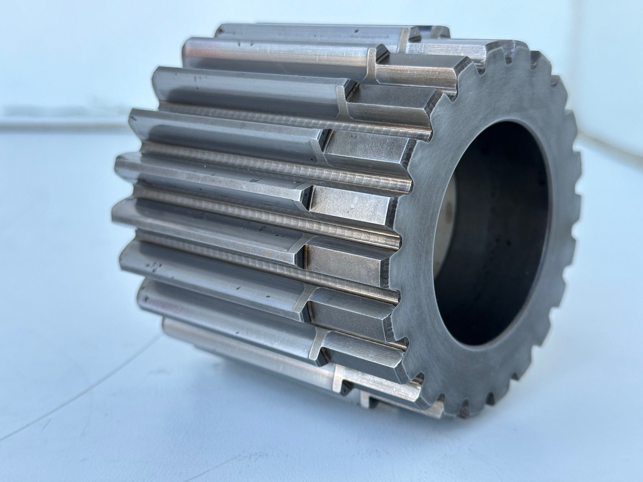 Liebherr Sonnenrad ID-Nr.90016258. FAT400P112,FAT400P130,FAT400P139,LOS1936,LOS926,R926,R928,R930,R934,R936,R938,R940,R944,R946,R950T. #90016258.06.08.02# - Slutdrev för Bandgrävare: bild 1 Liebherr Sonnenrad ID-Nr.90016258. FAT400P112,FAT400P130,FAT400P139,LOS1936,LOS926,R926,R928,R930,R934,R936,R938,R940,R944,R946,R950T. #90016258.06.08.02# - Slutdrev för Bandgrävare: bild 1