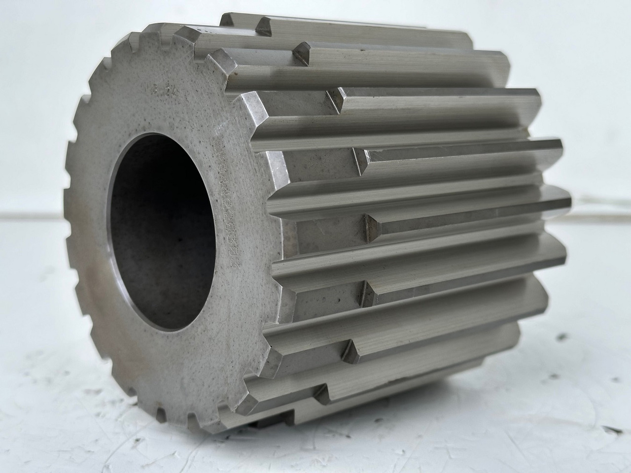 Liebherr Sonnenrad ID-Nr.9442283 - ID-Nr.944228303. FAT500/007 - 500/035 - FAT500/035. LO2954, LOS944 TR, LOS954, P964, R944 TR, R954B, R954C, R964B, R964C. #944228303.01# - Slutdrev för Bandgrävare: bild 4 Liebherr Sonnenrad ID-Nr.9442283 - ID-Nr.944228303. FAT500/007 - 500/035 - FAT500/035. LO2954, LOS944 TR, LOS954, P964, R944 TR, R954B, R954C, R964B, R964C. #944228303.01# - Slutdrev för Bandgrävare: bild 4