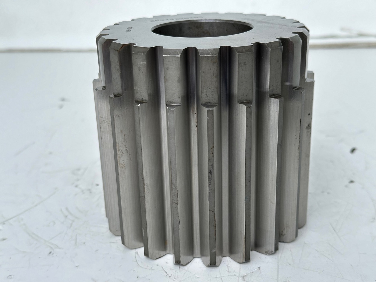 Liebherr Sonnenrad ID-Nr.9442283 - ID-Nr.944228303. FAT500/007 - 500/035 - FAT500/035. LO2954, LOS944 TR, LOS954, P964, R944 TR, R954B, R954C, R964B, R964C. #944228303.01# - Slutdrev för Bandgrävare: bild 1 Liebherr Sonnenrad ID-Nr.9442283 - ID-Nr.944228303. FAT500/007 - 500/035 - FAT500/035. LO2954, LOS944 TR, LOS954, P964, R944 TR, R954B, R954C, R964B, R964C. #944228303.01# - Slutdrev för Bandgrävare: bild 1