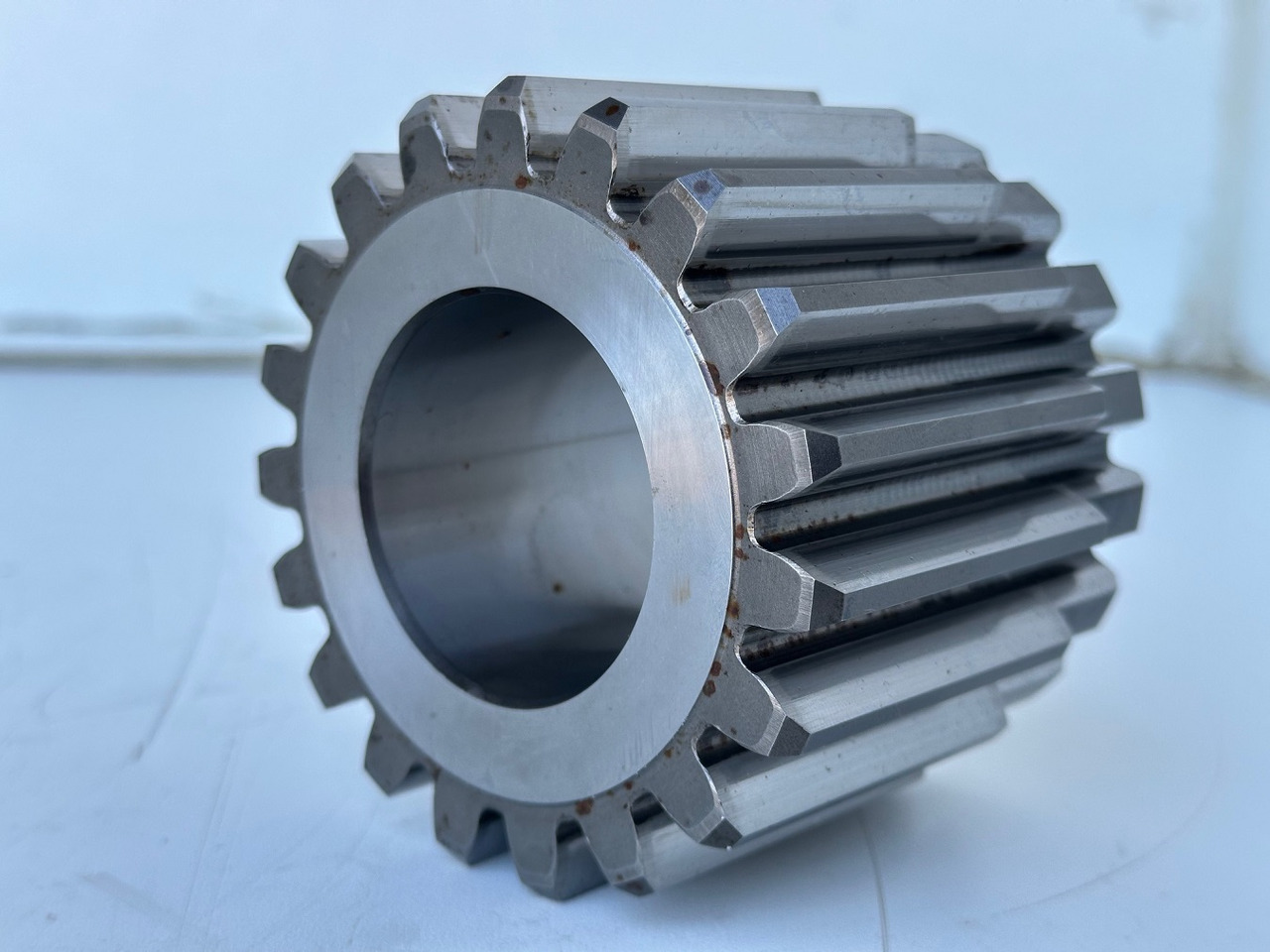 Liebherr Sonnenrad ID-Nr.969490701. FAT355P076-FAT355P077-FAT355P120. LH26,LH30C,LH40C,LO1916,LO1926,LOS916,LOS926,R906,R916,R920,R922,R924,R926. #969490701.06.08# - Slutdrev för Bandgrävare: bild 2 Liebherr Sonnenrad ID-Nr.969490701. FAT355P076-FAT355P077-FAT355P120. LH26,LH30C,LH40C,LO1916,LO1926,LOS916,LOS926,R906,R916,R920,R922,R924,R926. #969490701.06.08# - Slutdrev för Bandgrävare: bild 2