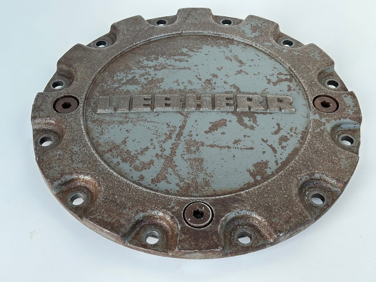 Liebherr Verschlussdeckel ID-Nr.90214374. FAT400P130, FAT400P139. R926-1715, R928-1715, R930-1716, R934-1550, R936 K-LC, R936 K-NLC, R936 K-SLC, R938-1650. #90214374.25.01# - Slutdrev för Bandgrävare: bild 1 Liebherr Verschlussdeckel ID-Nr.90214374. FAT400P130, FAT400P139. R926-1715, R928-1715, R930-1716, R934-1550, R936 K-LC, R936 K-NLC, R936 K-SLC, R938-1650. #90214374.25.01# - Slutdrev för Bandgrävare: bild 1