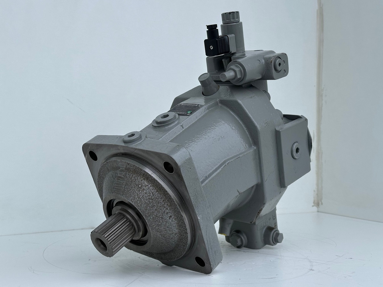Liebherr Verstellmotor ID-Nr.510240108 - Hydromatik Rexroth Axialkolben-Verstellmotor Typ:A6VM140EP2D/63W-VZB017HB. #24338069# - Hydraulmotor för Bandgående kran: bild 1 Liebherr Verstellmotor ID-Nr.510240108 - Hydromatik Rexroth Axialkolben-Verstellmotor Typ:A6VM140EP2D/63W-VZB017HB. #24338069# - Hydraulmotor för Bandgående kran: bild 1