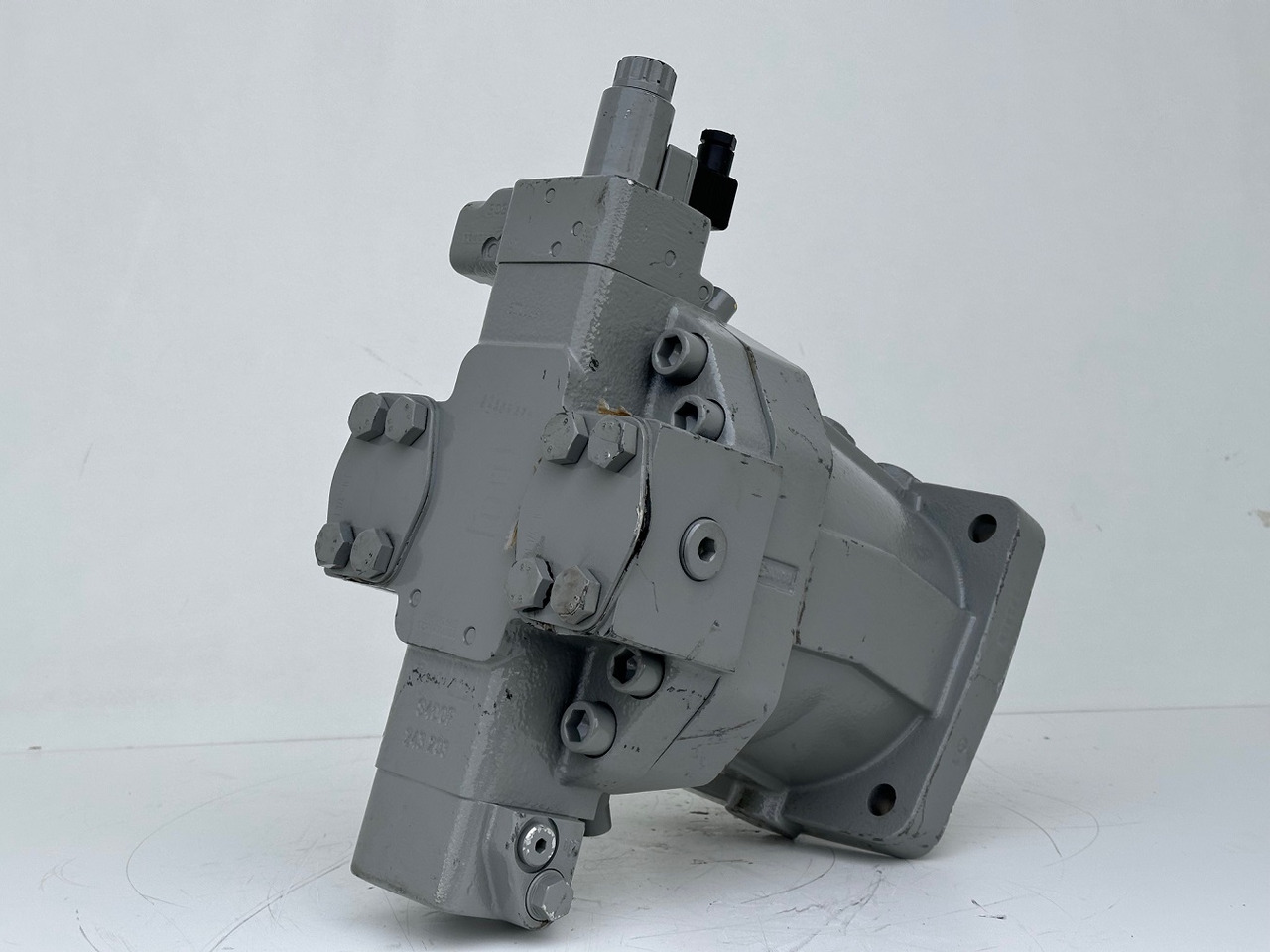 Liebherr Verstellmotor ID-Nr.510240108 - Hydromatik Rexroth Axialkolben-Verstellmotor Typ:A6VM140EP2D/63W-VZB017HB. #24338070# - Hydraulmotor för Bandgående kran: bild 4 Liebherr Verstellmotor ID-Nr.510240108 - Hydromatik Rexroth Axialkolben-Verstellmotor Typ:A6VM140EP2D/63W-VZB017HB. #24338070# - Hydraulmotor för Bandgående kran: bild 4