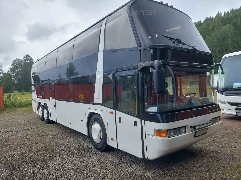 NEOPLAN Skyliner N122/3 - Turistbuss: bild 1 NEOPLAN Skyliner N122/3 - Turistbuss: bild 1