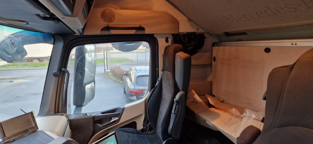 Mercedes Benz Actros 1842 4x2 (Nr. 5952) - Dragbil: bild 5 Mercedes Benz Actros 1842 4x2 (Nr. 5952) - Dragbil: bild 5