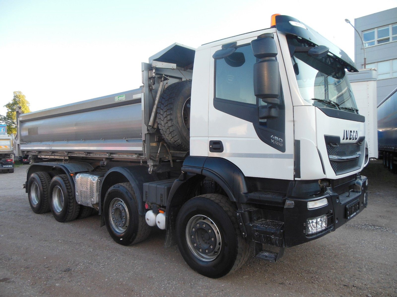 Iveco STRALIS X-WAY 480, 8X4, BORDMATIC, AHK, TOP!!! - Tippbil lastbil: bild 2 Iveco STRALIS X-WAY 480, 8X4, BORDMATIC, AHK, TOP!!! - Tippbil lastbil: bild 2