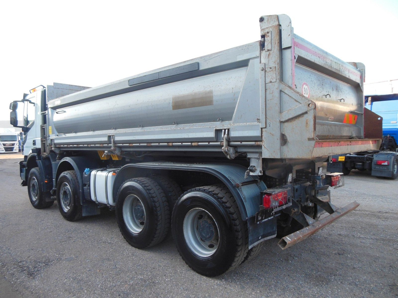 Iveco STRALIS X-WAY 480, 8X4, BORDMATIC, AHK, TOP!!! - Tippbil lastbil: bild 4 Iveco STRALIS X-WAY 480, 8X4, BORDMATIC, AHK, TOP!!! - Tippbil lastbil: bild 4