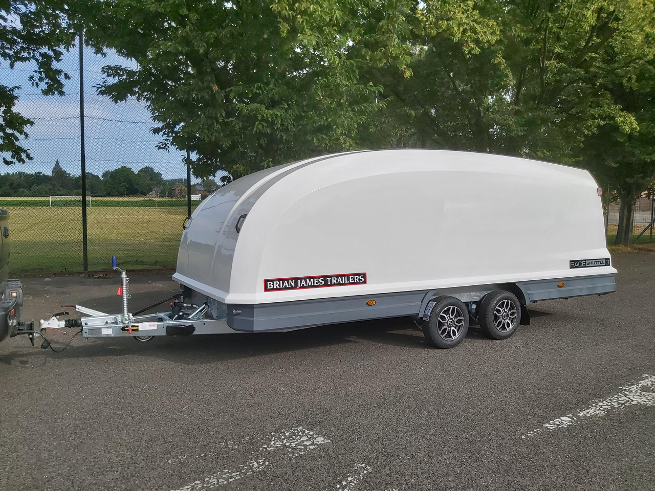 BJT Race Shuttle 3 Transporter 470x195x160cm ankippbar Alufelgen black 100km/H 3000kg - Biltransportsläp: bild 3 BJT Race Shuttle 3 Transporter 470x195x160cm ankippbar Alufelgen black 100km/H 3000kg - Biltransportsläp: bild 3