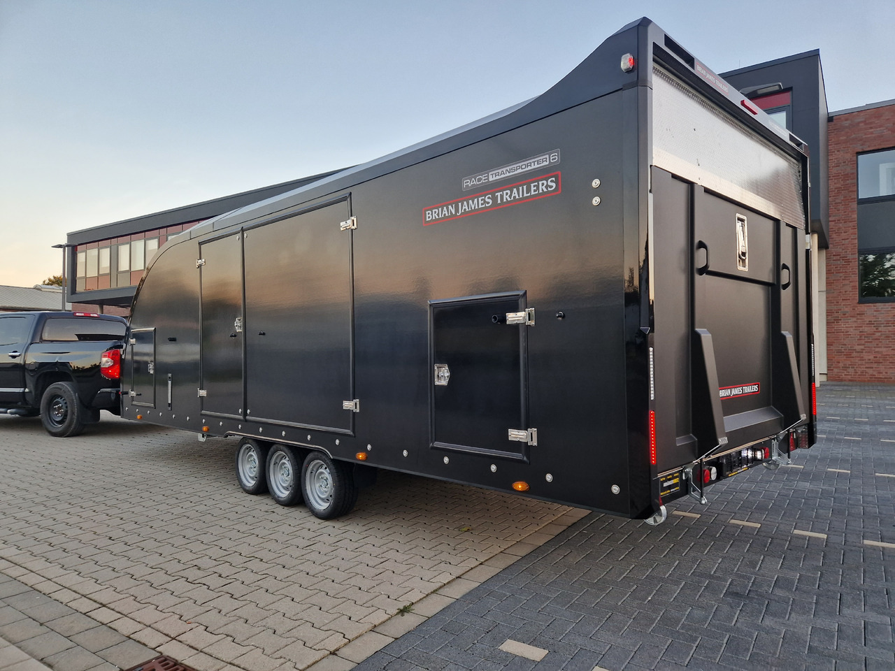 BJT Race Transporter 6 396-3060 650x235x189cm black RFS ASR 13" 3500kg - Biltransportsläp: bild 1 BJT Race Transporter 6 396-3060 650x235x189cm black RFS ASR 13" 3500kg - Biltransportsläp: bild 1
