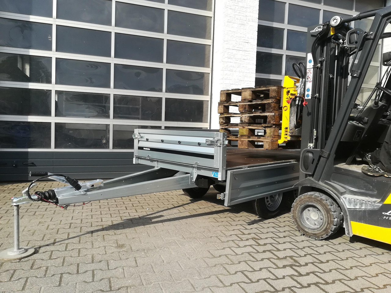 Brenderup 3251 STB 1000 Tandemachse 250x142x35cm (S) 13" 1000kg Januar Aktion - Flaksläp: bild 5 Brenderup 3251 STB 1000 Tandemachse 250x142x35cm (S) 13" 1000kg Januar Aktion - Flaksläp: bild 5