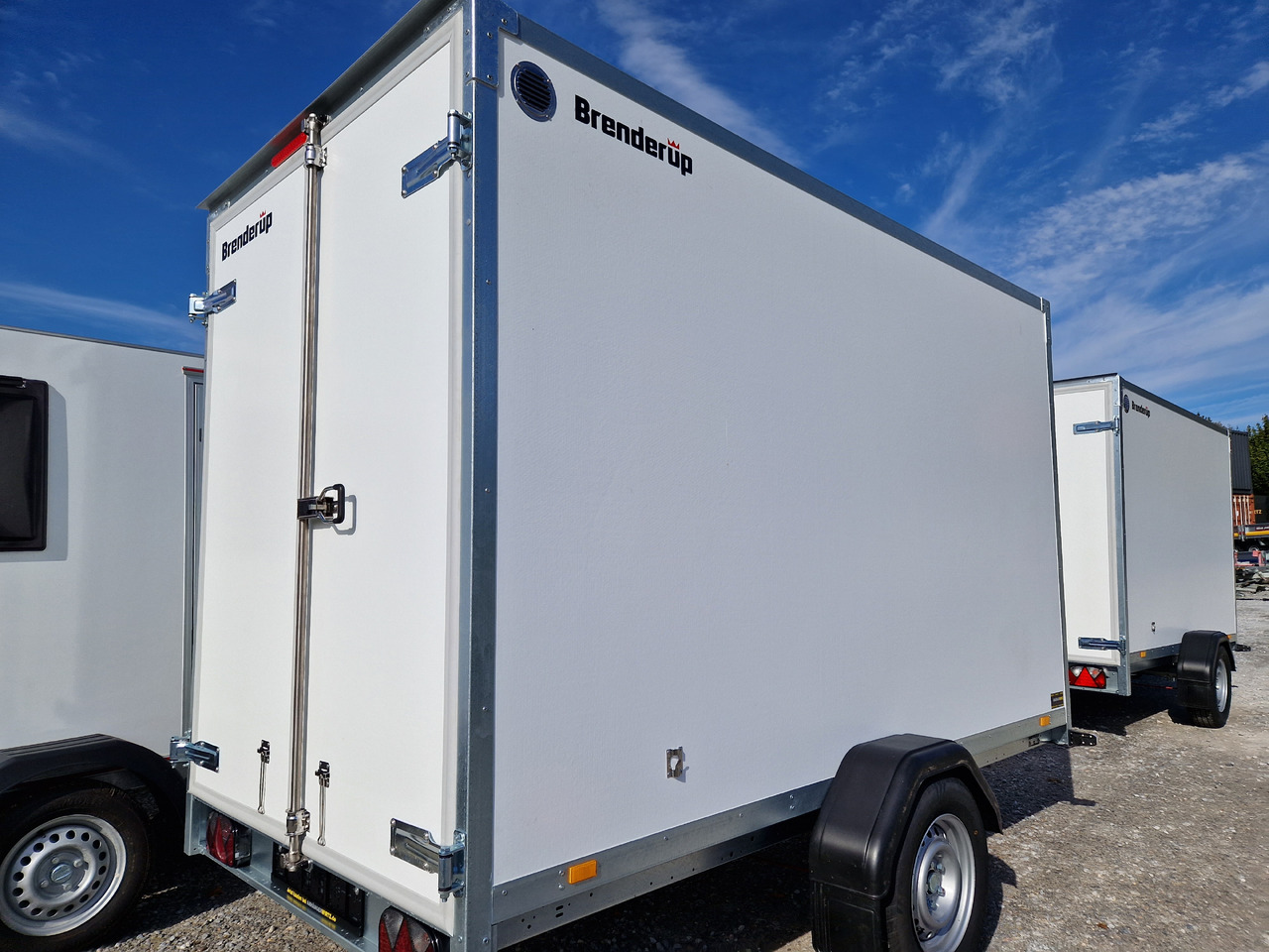 Brenderup Cargo Dynamic CD300 BD 300x155x185cm Hecktüren Wabenwände (M) 1300kg - Skåpsläp: bild 3 Brenderup Cargo Dynamic CD300 BD 300x155x185cm Hecktüren Wabenwände (M) 1300kg - Skåpsläp: bild 3
