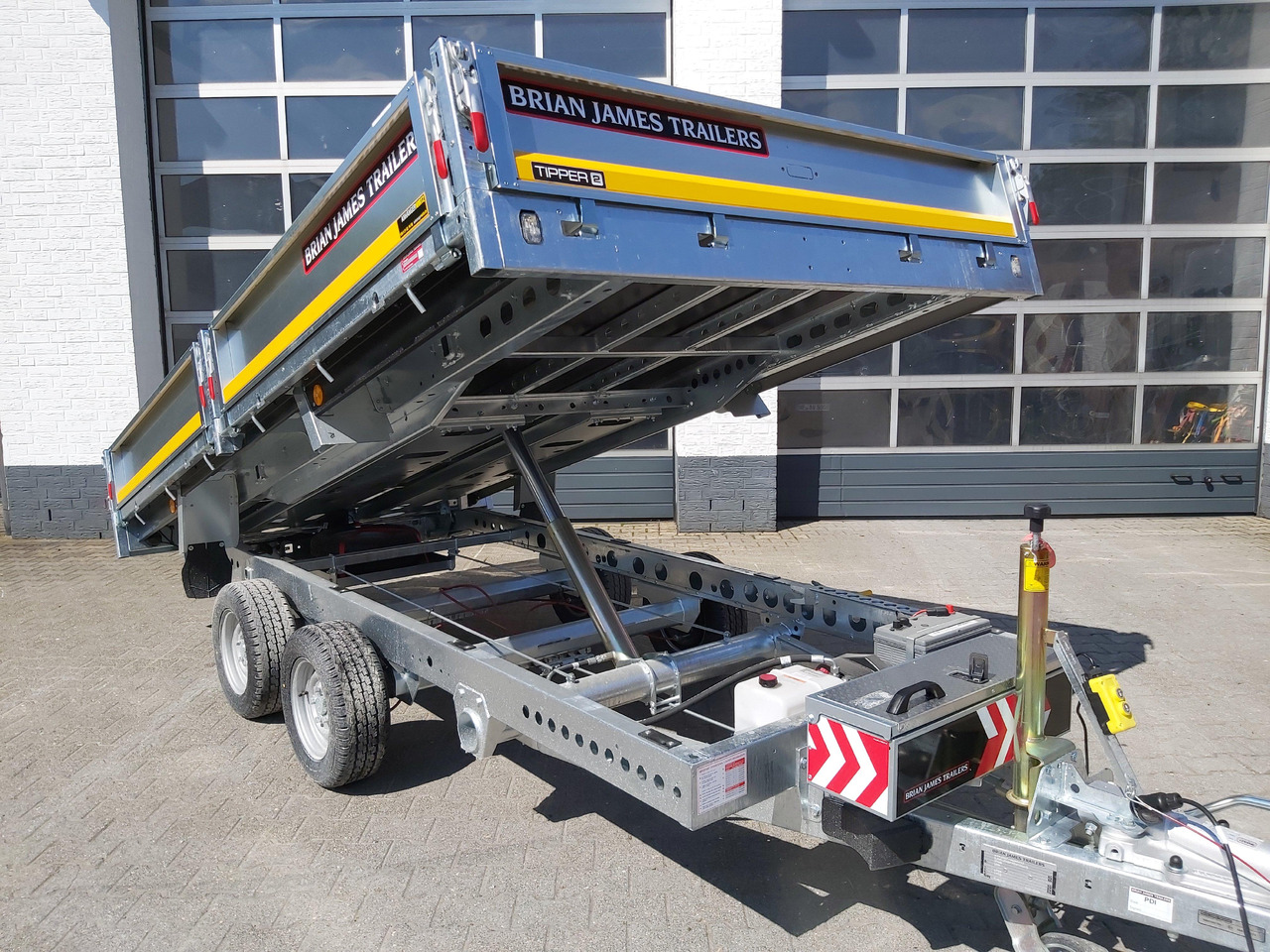Brian James Trailer CarGO Tipper 2 elektrisch 360x195x30cm Hecktüren Tandem 12" 3500kg os - Tippsläp: bild 3 Brian James Trailer CarGO Tipper 2 elektrisch 360x195x30cm Hecktüren Tandem 12" 3500kg os - Tippsläp: bild 3