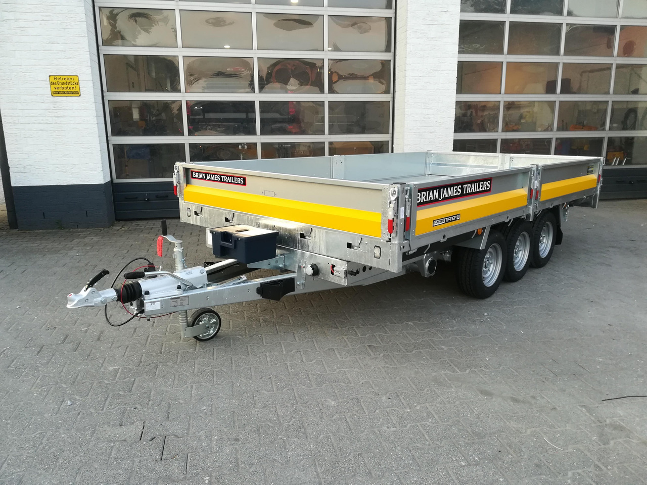 Brian James Trailer CarGO Tipper 2 elektrisch 360x195x30cm Stahlbordwände Pendel 12" Tridem 3,5t on - Tippsläp: bild 4 Brian James Trailer CarGO Tipper 2 elektrisch 360x195x30cm Stahlbordwände Pendel 12" Tridem 3,5t on - Tippsläp: bild 4