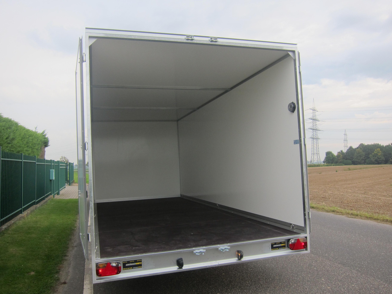 Kofferanhänger AZHLC 3560/244 S40 601x244x225cm 13" (XXXL) 3500kg - Skåpsläp: bild 5 Kofferanhänger AZHLC 3560/244 S40 601x244x225cm 13" (XXXL) 3500kg - Skåpsläp: bild 5