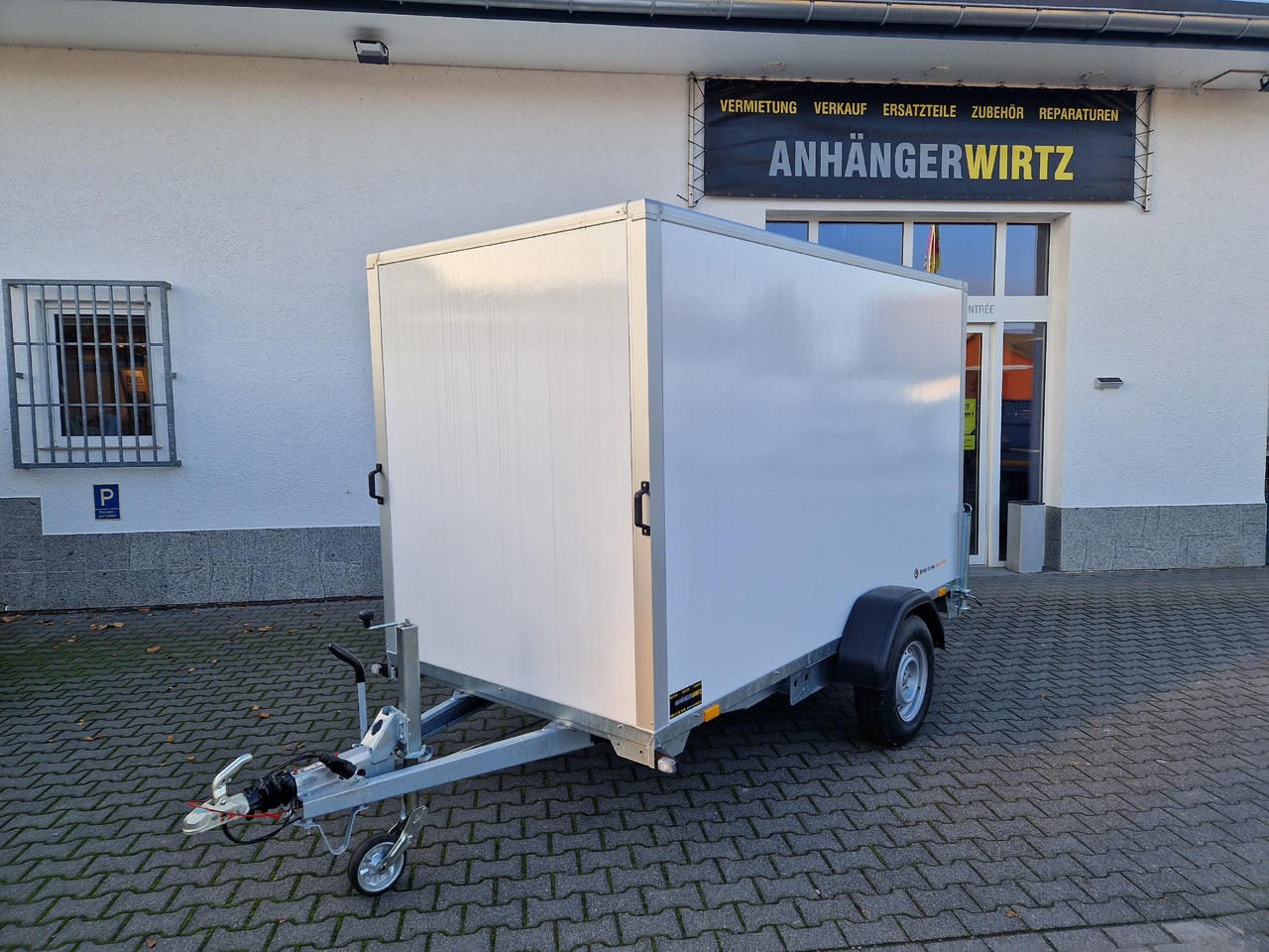 Saris Koffer GO 306 154 180 1500 1 306x154x180cm GFK weiß (M) 1500kg - Skåpsläp: bild 1 Saris Koffer GO 306 154 180 1500 1 306x154x180cm GFK weiß (M) 1500kg - Skåpsläp: bild 1