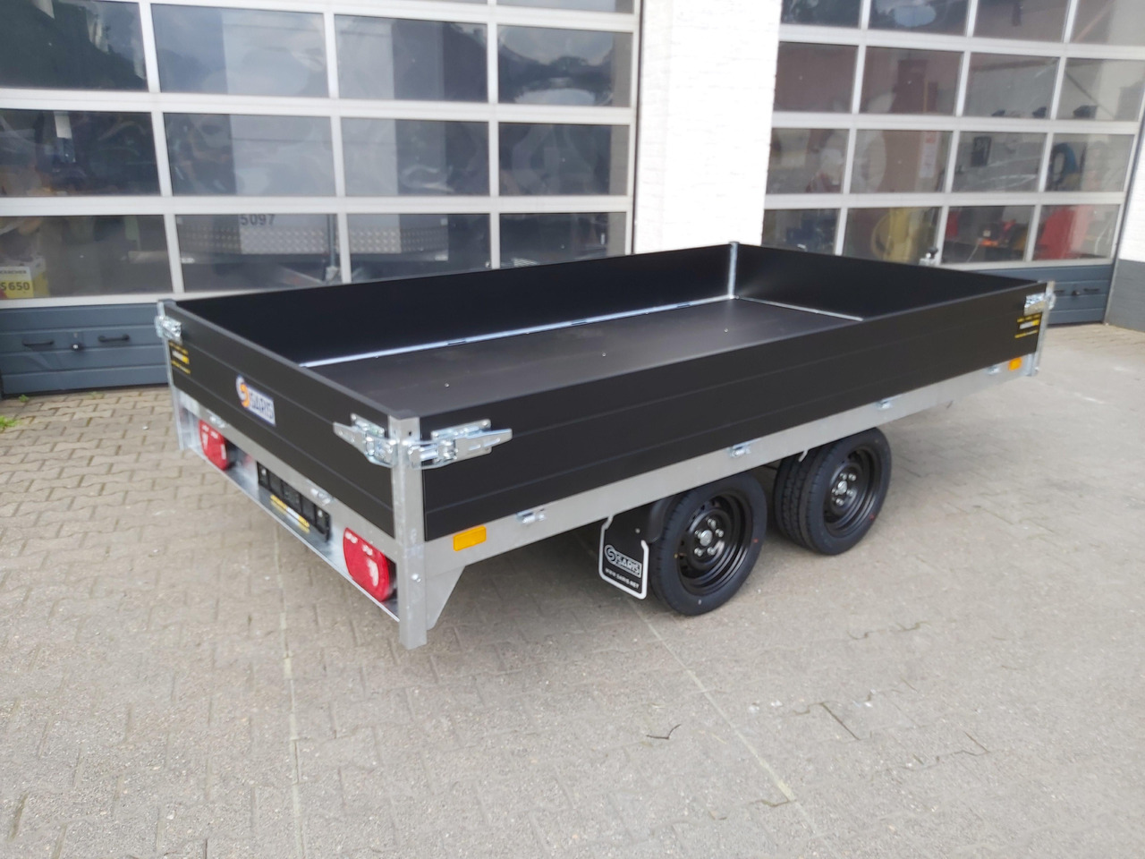 Saris PL306 170 2700 2 306x170x30cm black Edition 13" (M) 2700kg - Flaksläp: bild 5 Saris PL306 170 2700 2 306x170x30cm black Edition 13" (M) 2700kg - Flaksläp: bild 5
