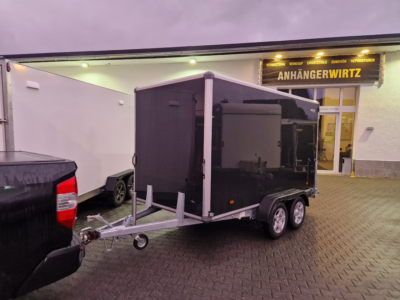 Variant 2517 C4 Edition black 346x168x188cm Alufelgen 2500kg 100 km/H - Skåpsläp: bild 1 Variant 2517 C4 Edition black 346x168x188cm Alufelgen 2500kg 100 km/H - Skåpsläp: bild 1
