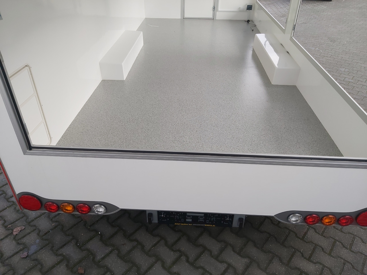 Försäljningsvagn Verkaufsanhänger VK 523 230 aero retro 520x230x230cm 3 Verkaufsklappen 230V Licht 2700kg Abverkauf: bild 10