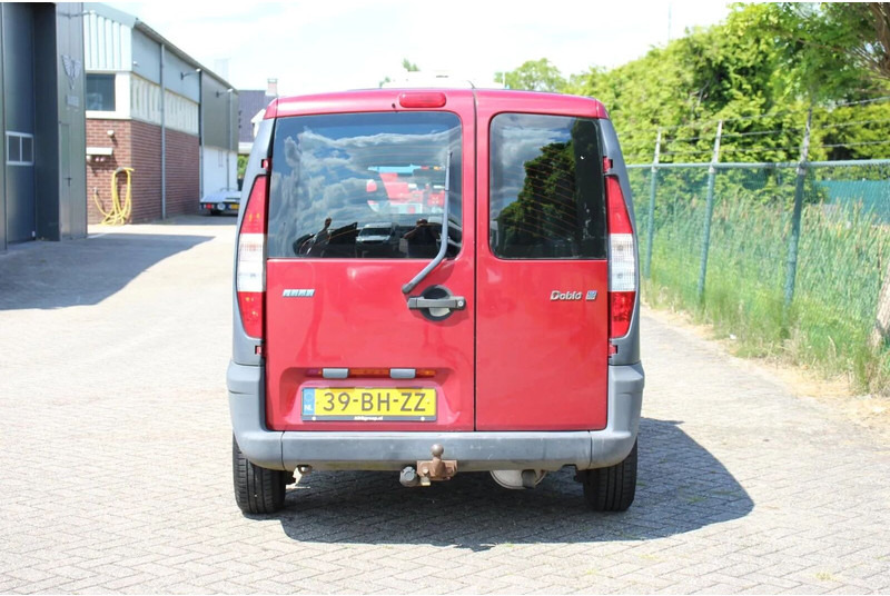 Fiat Doblò Cargo 1.9 JTD SCHUIFDEUR - Skåpbil: bild 4 Fiat Doblò Cargo 1.9 JTD SCHUIFDEUR - Skåpbil: bild 4