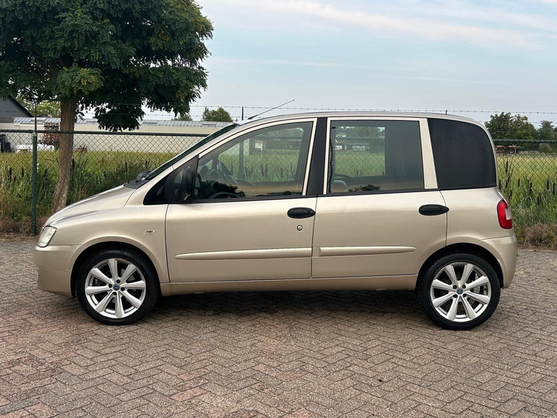 Fiat Multipla 1.9 EURO 4 DIESEL VAN - Små skåpbil: bild 2 Fiat Multipla 1.9 EURO 4 DIESEL VAN - Små skåpbil: bild 2